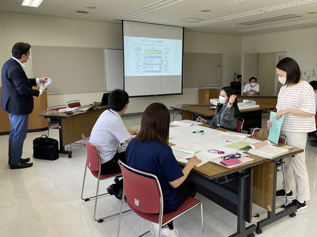 国保データベース(KDB)システムについて発表する職員