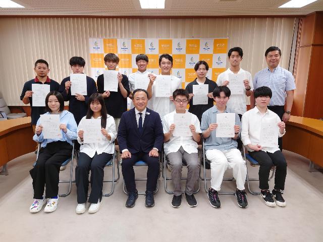 東京農業大学国際食料情報学部国際バイオビジネス学科令和5年度竹田市農業実地研修修了式