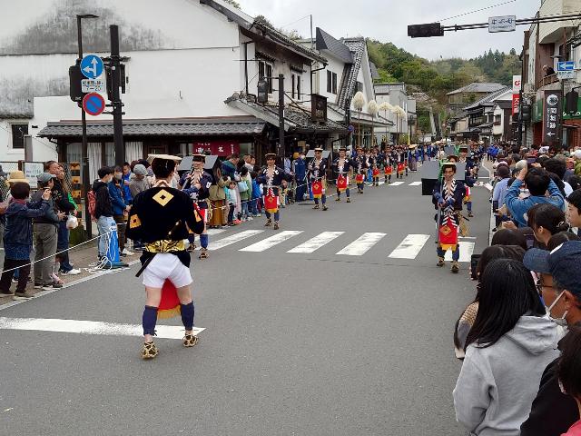 城下町の見物客