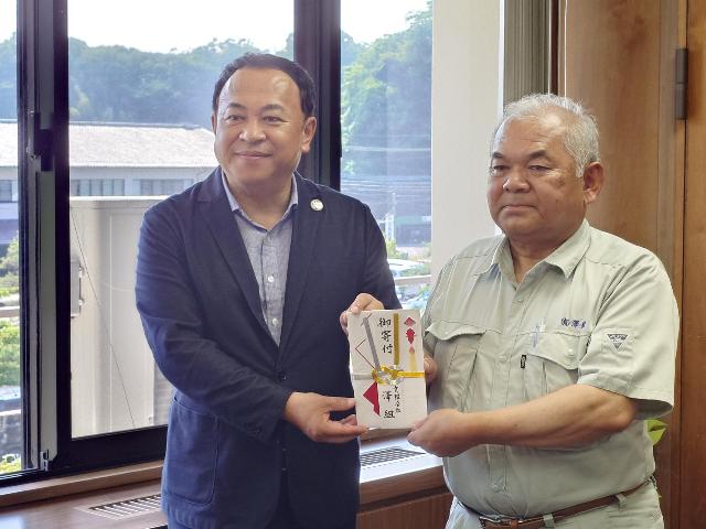 寄附金贈呈式(有限会社澤組)