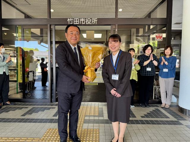 初登庁