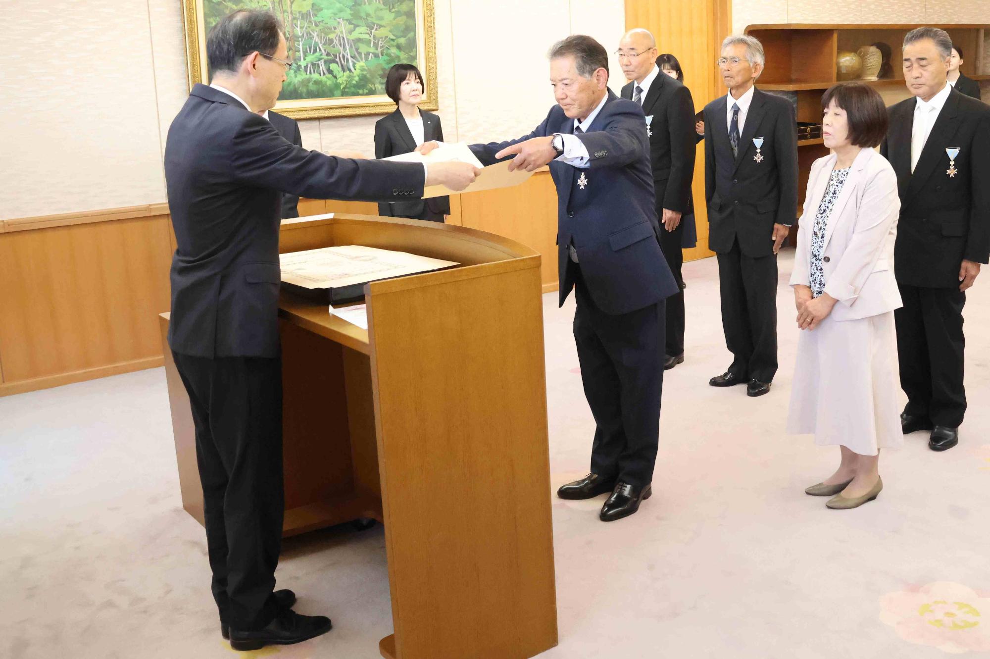 第46回危険業務従事者叙勲に係る知事伝達式2